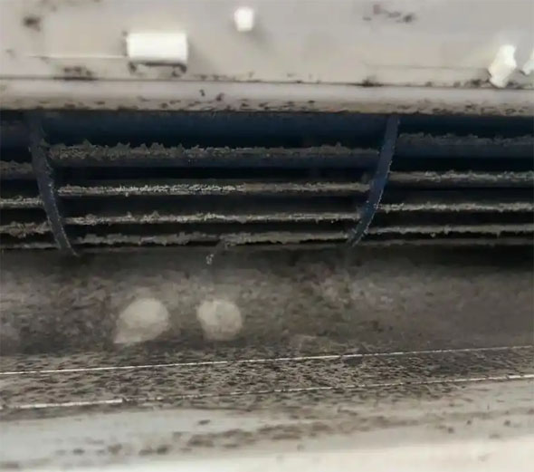 虹口空调吹的风有股烧焦味是怎么回事